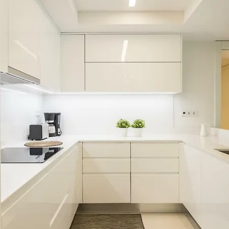 Flh Rato Spacious Апартаменты