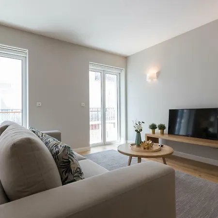 Flh Rato Spacious Appartement