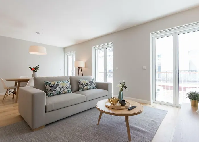 Flh Rato Spacious Appartamento Lisbona
